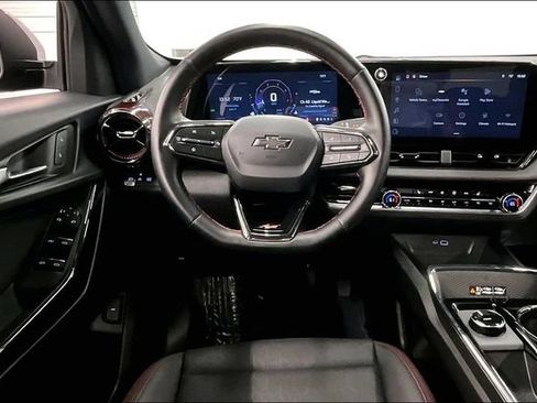 Used 2026 Chevrolet Equinox RS FWD image 6