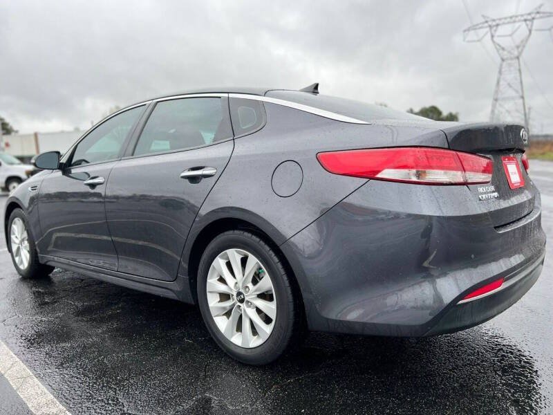 Used 2018 Kia Optima EX w/ Premium Package FWD image 5