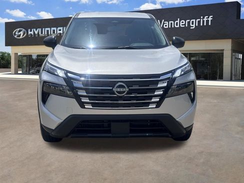 Used 2024 Nissan Rogue S image 5