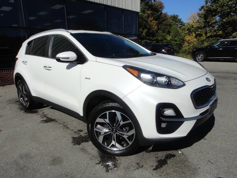 Used 2020 Kia Sportage EX image 3