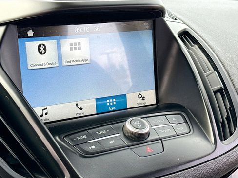 Used 2018 Ford Escape SE w/ Ford Safe & Smart Package image 10