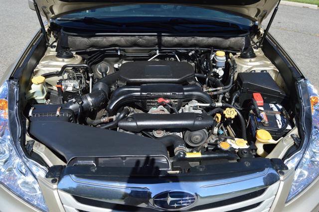 Used 2010 Subaru Outback 2.5i Limited AWD/4WD image 31