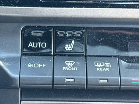 Used 2025 Toyota Camry SE w/ Convenience Package FWD image 32