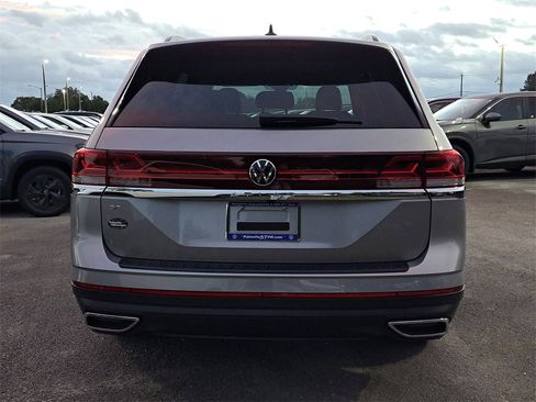New 2026 Volkswagen Atlas SE image 4