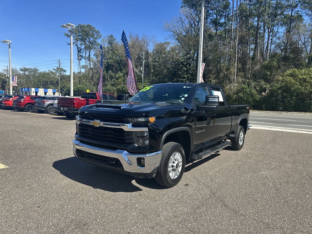 Used 2025 Chevrolet Silverado 2500 LT w/ Convenience Package AWD/4WD image 12