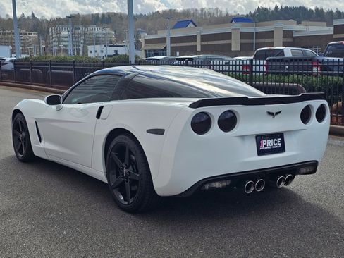 Used 2007 Chevrolet Corvette Coupe RWD image 3