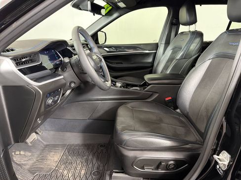 Used 2023 Jeep Grand Cherokee Trailhawk w/ Advanced Protech Group II AWD/4WD image 19
