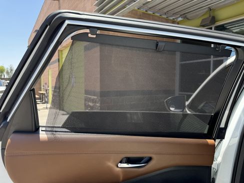 Used 2022 Nissan Pathfinder Platinum w/ Cargo Package image 40