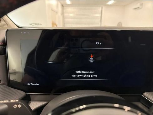 Used 2025 Nissan Kicks SR FWD image 15