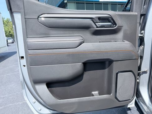 Used 2025 GMC Sierra 1500 AT4 w/ AT4 Premium Package AWD/4WD image 32
