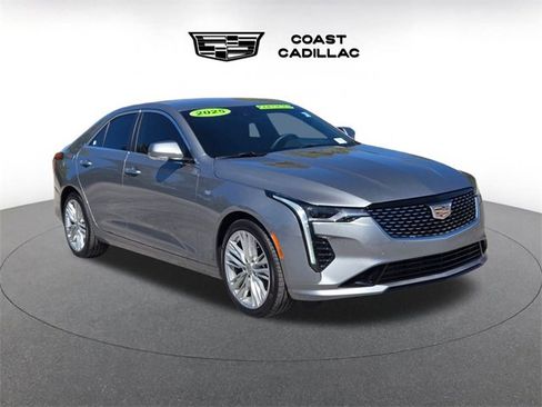 Used 2025 Cadillac CT4 Premium Luxury image 3