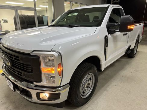 New 2026 Ford F250 XL w/ XL Chrome Package RWD image 3