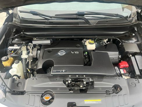 Used 2015 Nissan Pathfinder SV FWD image 35