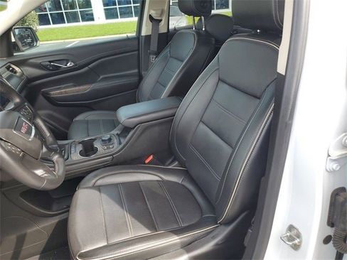 Used 2021 GMC Acadia Denali w/ Denali Technology Package image 72