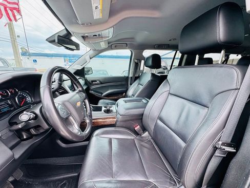 Used 2020 Chevrolet Suburban LT RWD image 12