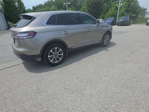 Used 2019 Lincoln Nautilus Select w/ Cargo Utility Package FWD image 17