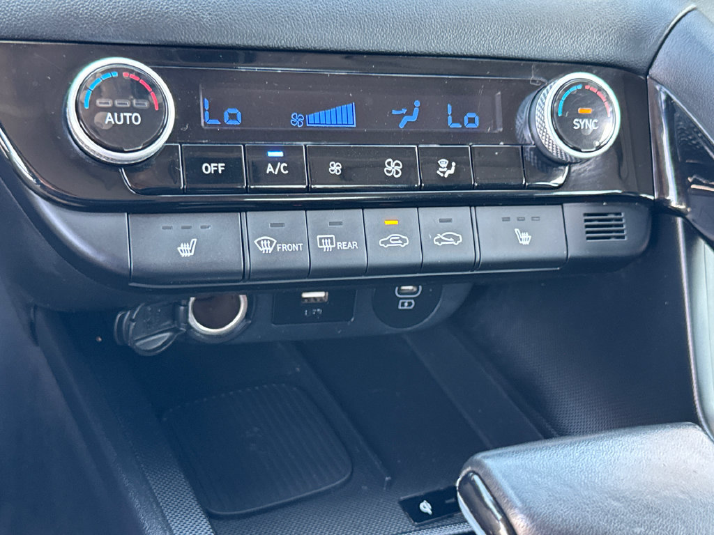 Used 2025 Hyundai Elantra SEL FWD image 28