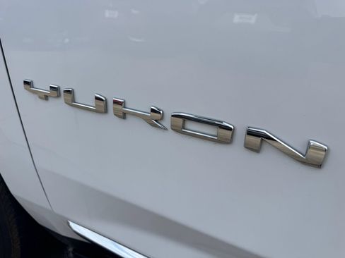 Used 2022 GMC Yukon SLT w/ SLT Premium Package RWD image 11