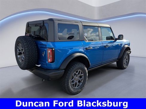 New 2025 Ford Bronco Badlands image 3