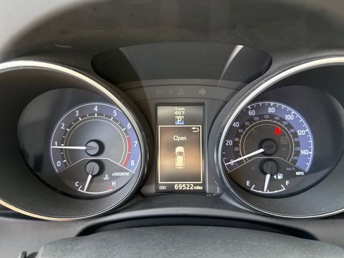 Used 2018 Toyota Corolla iM image 16