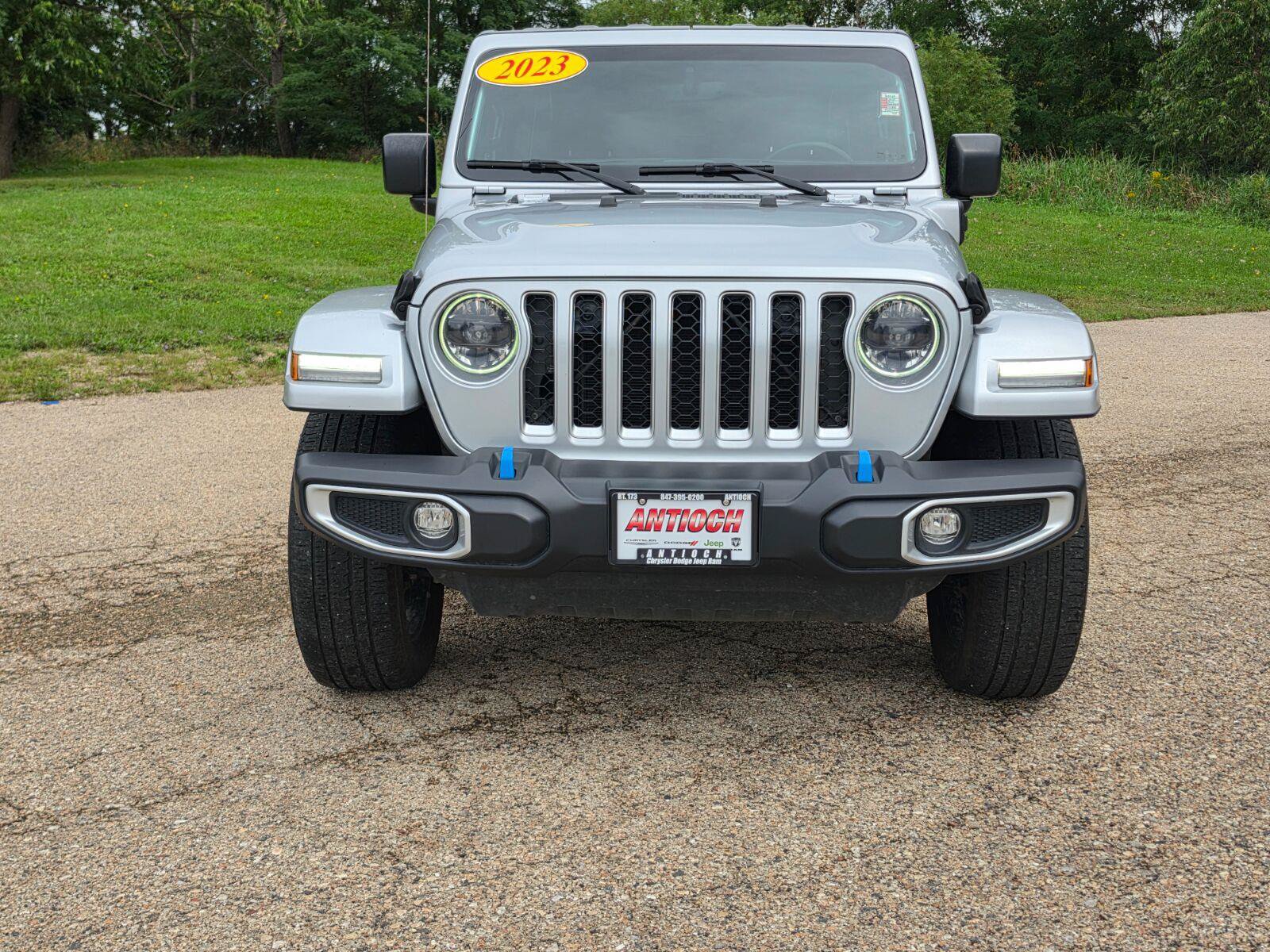 Used 2023 Jeep Wrangler Unlimited Sahara w/ Cold Weather Group AWD/4WD image 9