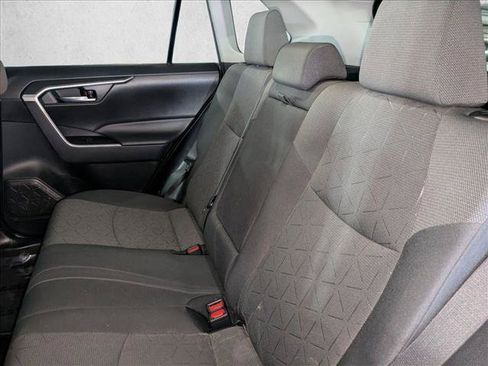 Used 2022 Toyota RAV4 XLE w/ Convenience Package FWD image 18