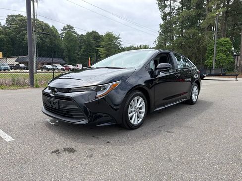 Used 2026 Toyota Corolla LE w/ LE Premium Package FWD image 2