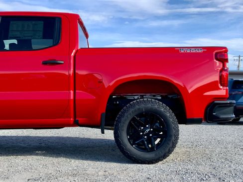 New 2026 Chevrolet Silverado 1500 Custom Trail Boss w/ LPO, Dark Essentials Package image 15