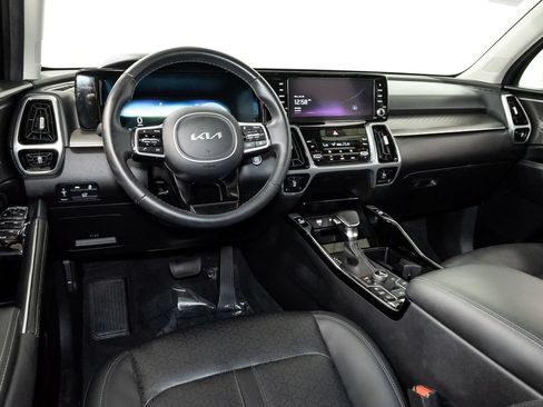 Used 2023 Kia Sorento SX AWD/4WD image 9