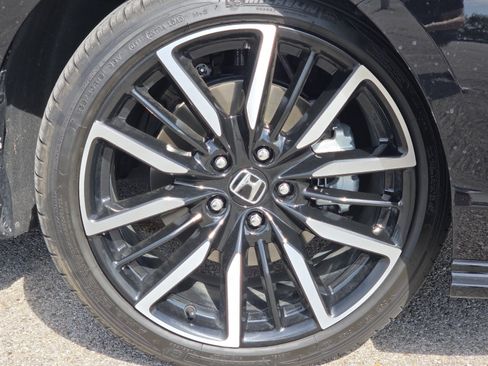 Used 2025 Honda Accord Touring image 11