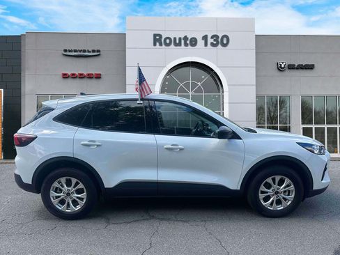 Used 2025 Ford Escape Active w/ Cold Weather Package AWD/4WD image 3