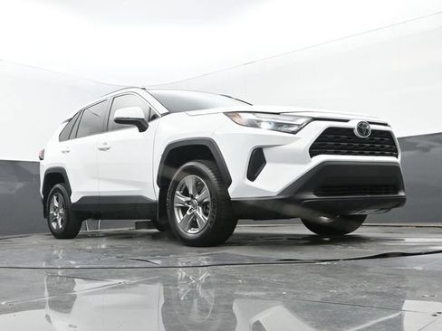 Used 2024 Toyota RAV4 XLE FWD image 24