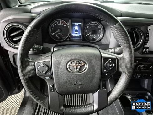 Used 2022 Toyota Tacoma TRD Sport image 11