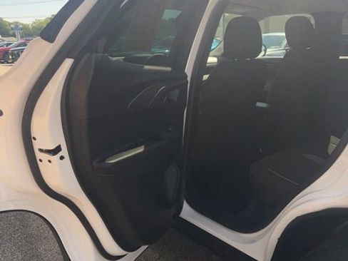 Used 2025 Chevrolet TrailBlazer LS w/ LS Convenience Package FWD image 13