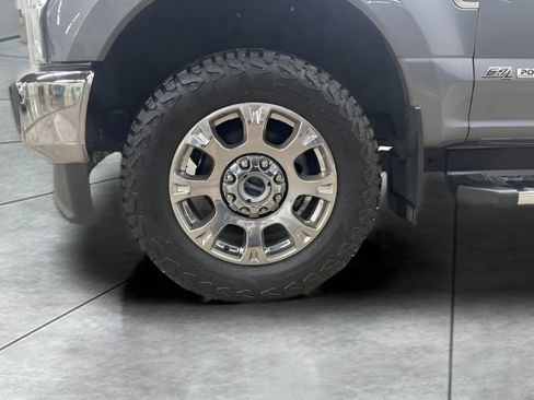Used 2021 Ford F250 Lariat w/ Chrome Package image 14
