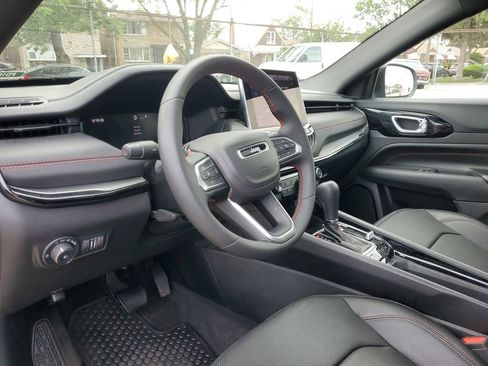 Used 2024 Jeep Compass Trailhawk w/ Trailhawk Elite Group AWD/4WD image 14