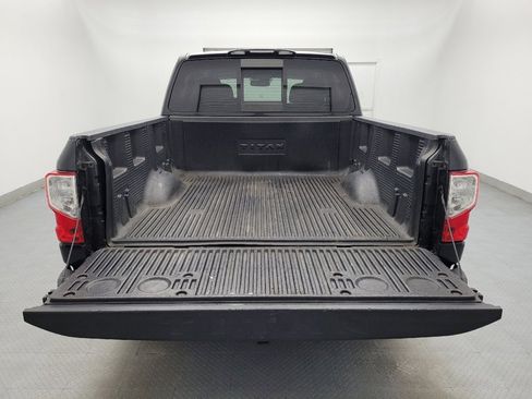 Used 2018 Nissan Titan SV w/ SV Convenience Package image 29