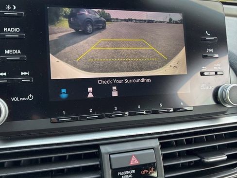 Used 2018 Honda Accord Hybrid image 7