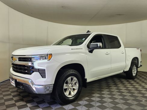 Used 2023 Chevrolet Silverado 1500 LT w/ Work Truck Package AWD/4WD image 3