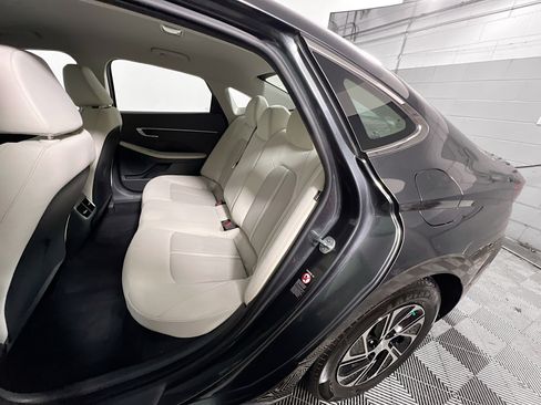 Used 2022 Hyundai Sonata Blue FWD image 28
