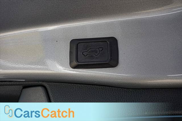 Used 2020 Toyota RAV4 XLE w/ Convenience Package FWD image 40