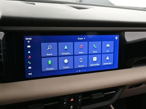 Certified 2025 Porsche Macan 4 Electric image 19