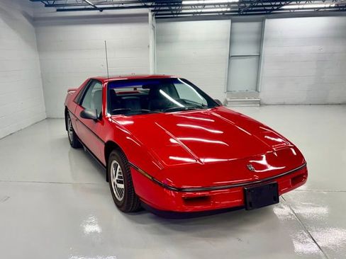 Used 1988 Pontiac Fiero image 7
