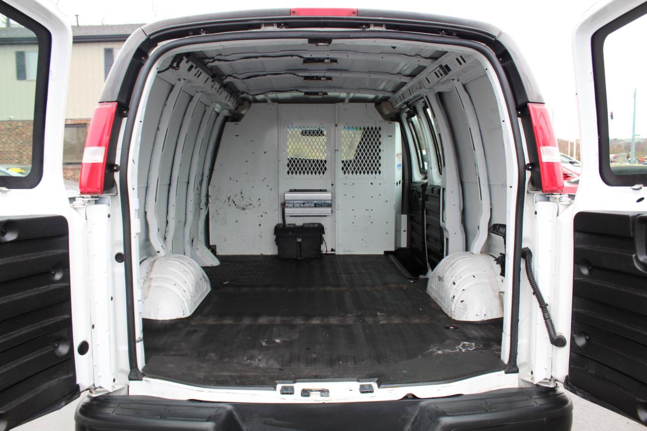Used 2021 GMC Savana 2500 RWD image 12