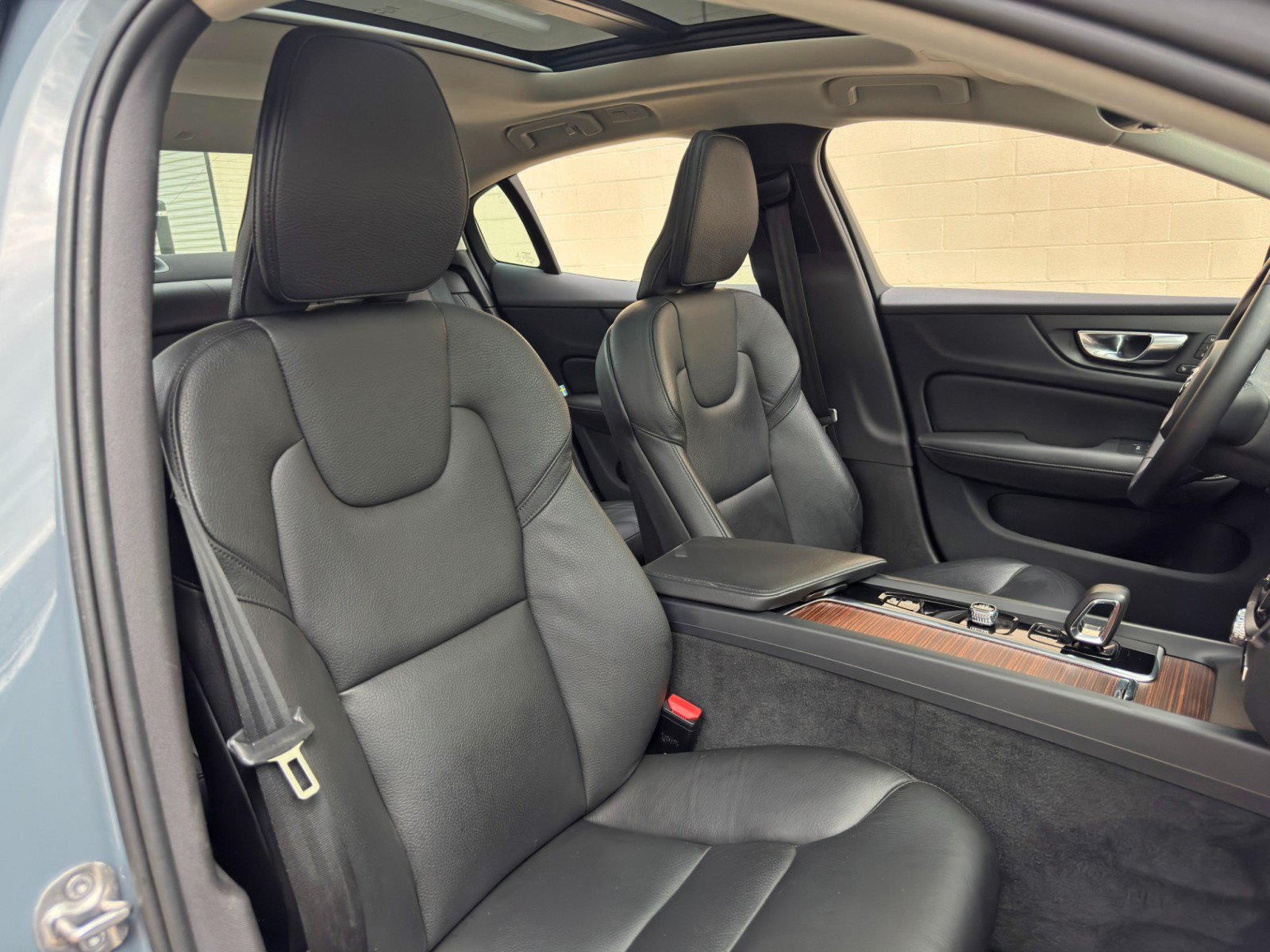 Used 2024 Volvo S60 B5 Plus AWD/4WD image 37