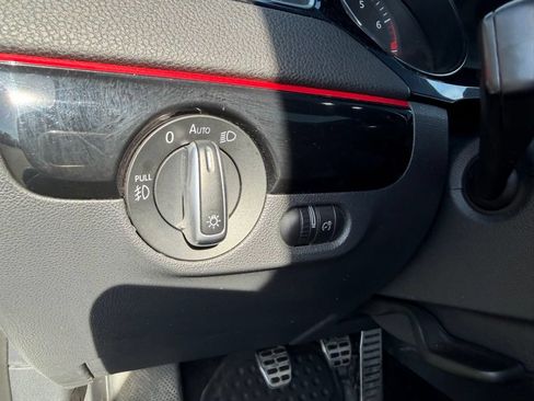 Used 2017 Volkswagen Jetta GLI FWD image 21