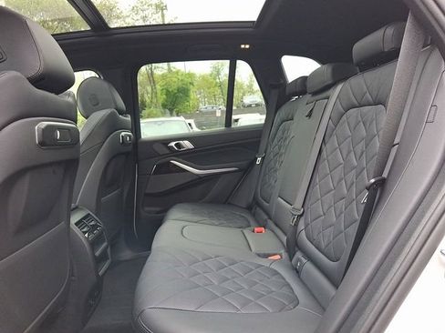 Used 2025 BMW X5 xDrive40i w/ Premium Package AWD/4WD image 10