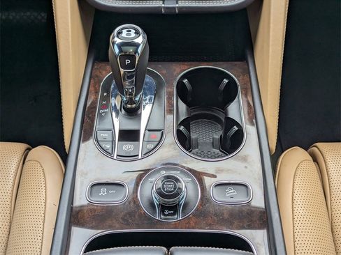 Used 2021 Bentley Bentayga V8 image 10