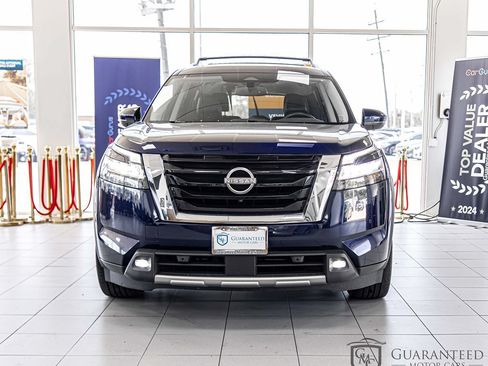 Used 2022 Nissan Pathfinder SL w/ SL Premium Package AWD/4WD image 2