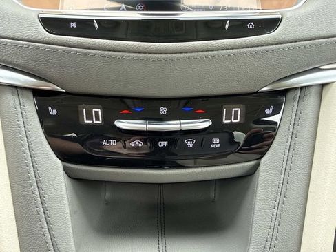 Used 2022 Cadillac XT5 Premium Luxury FWD image 22